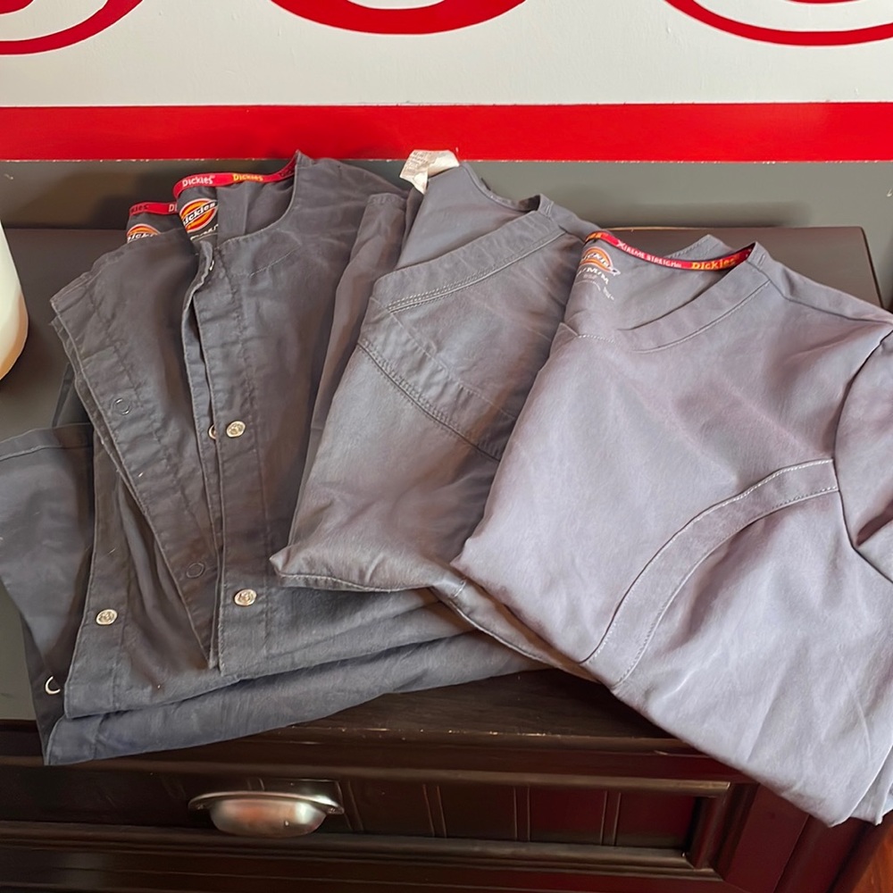 🎉Bundle of Dickies Scrub Jackets and Tops! Pewter Gray in Color! EUC!